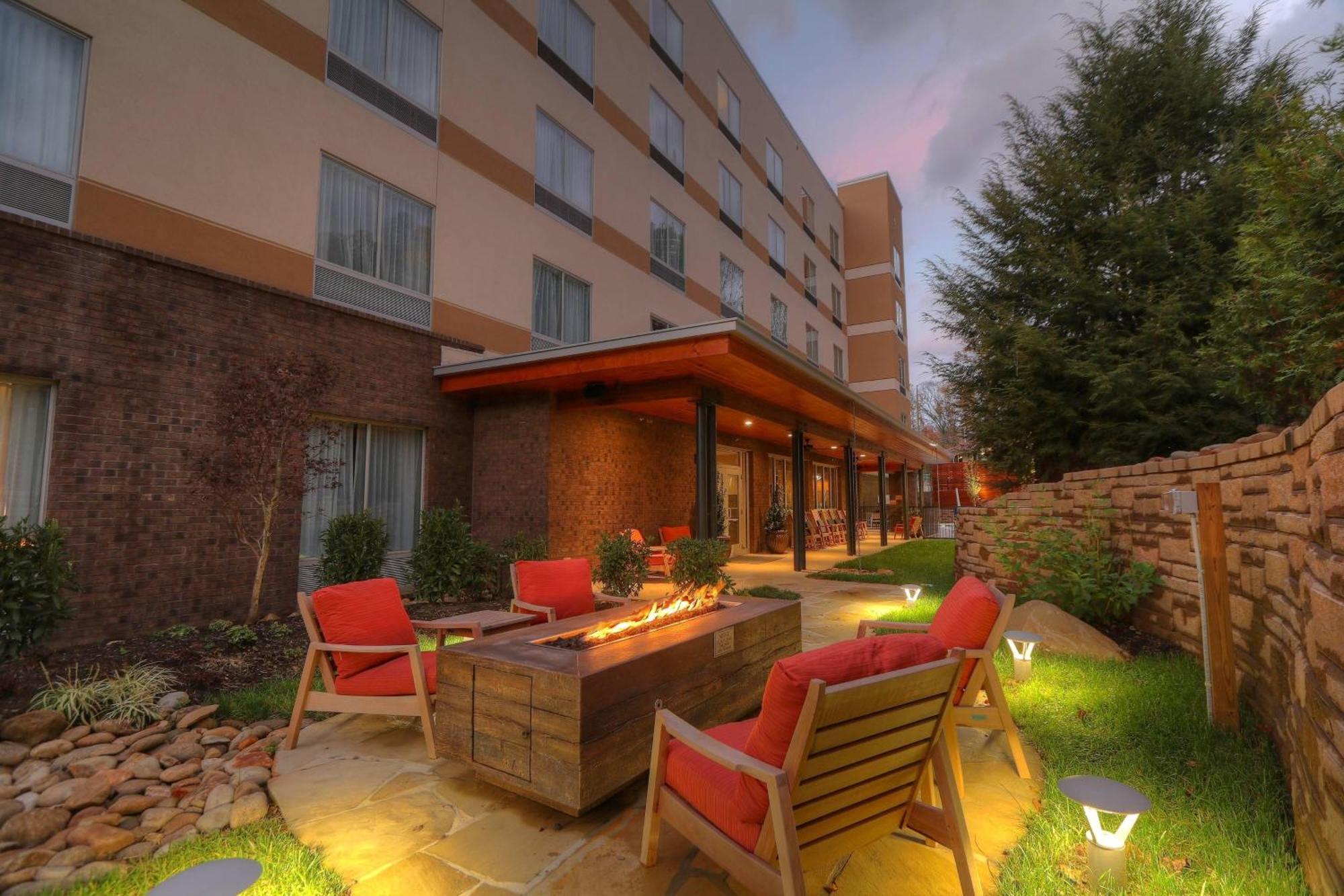 Fairfield Inn & Suites By Marriott Gatlinburg Downtown Exterior foto